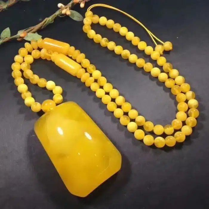 collier en ambre véritable 1