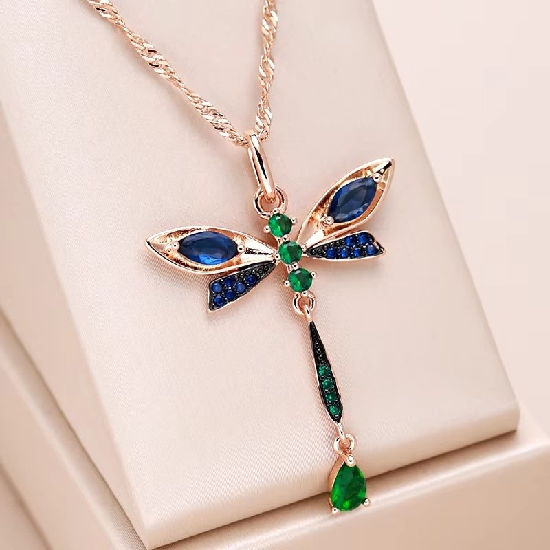 Quelle couleur de bijoux pour peau claire