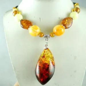 Collier d’ambre femme 1