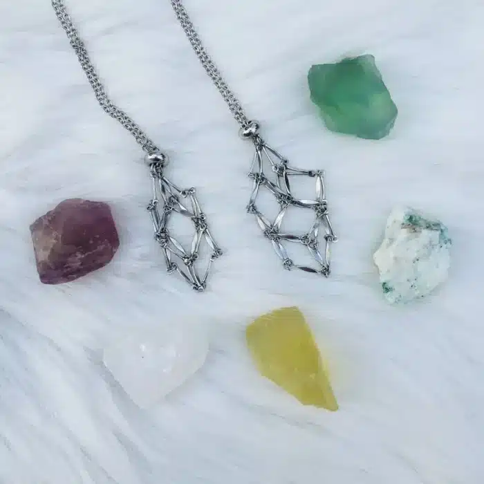 collier porte pierre​ 2
