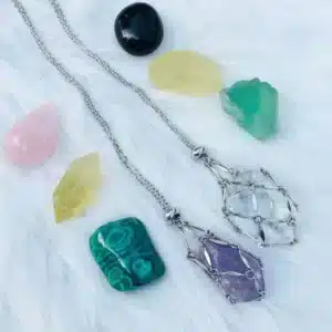 collier porte pierre 1