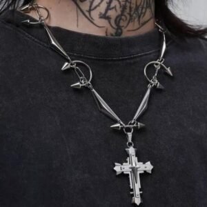 collier croix gothique homme​