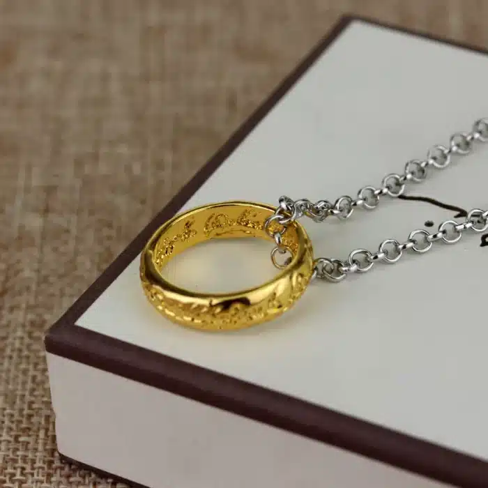 collier le seigneur des anneaux 3