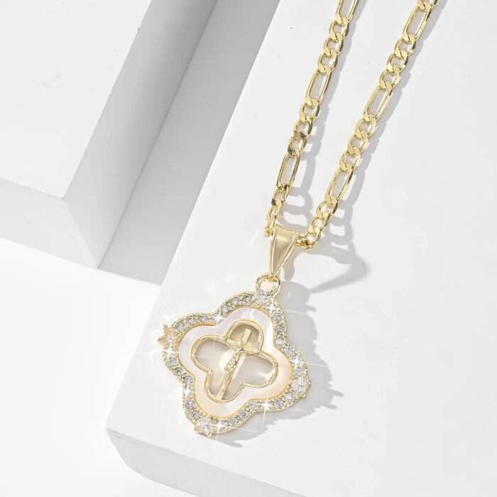 téléchargement (12) Cropped