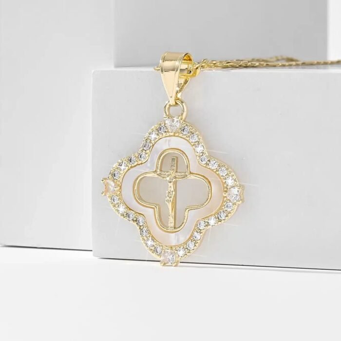 téléchargement (9) Cropped