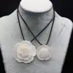 collier fleur nacre​ 3