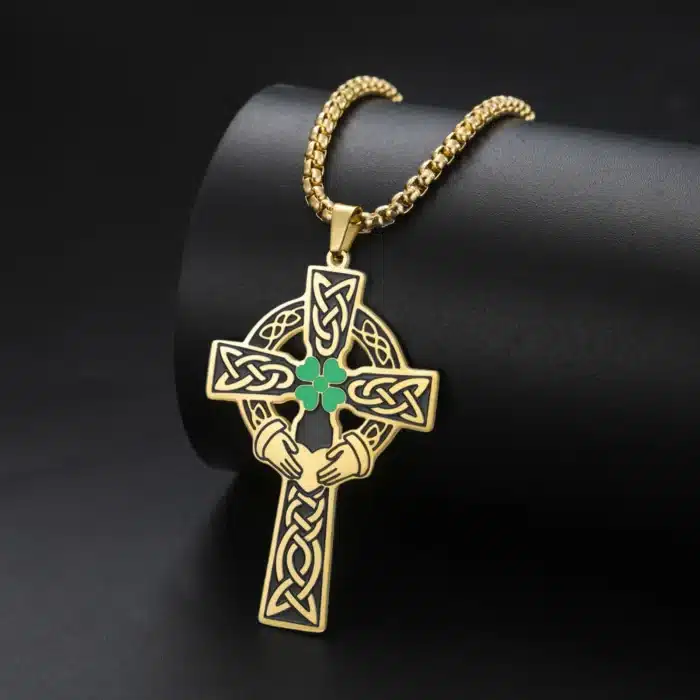 collier croix celtique​ 2