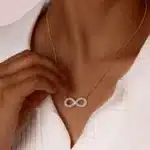collier avec symbole infini​ 2