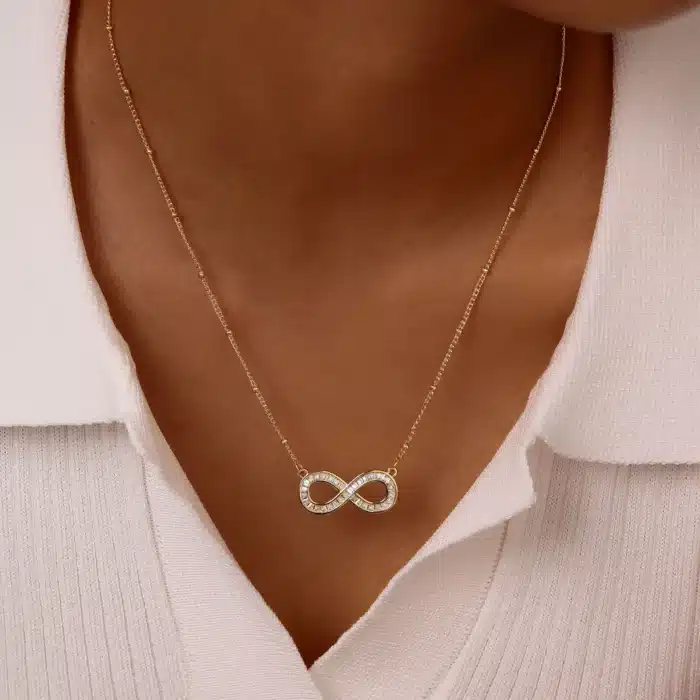 collier avec symbole infini​ 1
