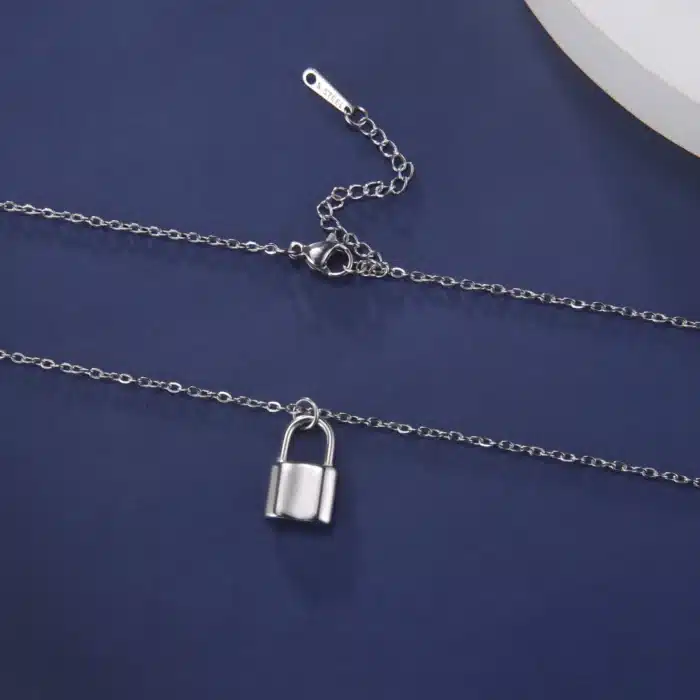 collier chaine cadenas femme 2