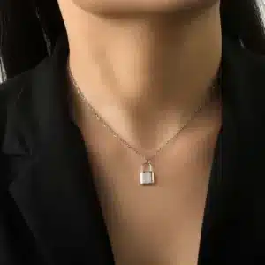 collier chaine cadenas femme​ 3