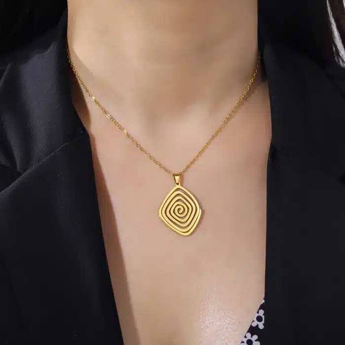 collier talisman grec 12