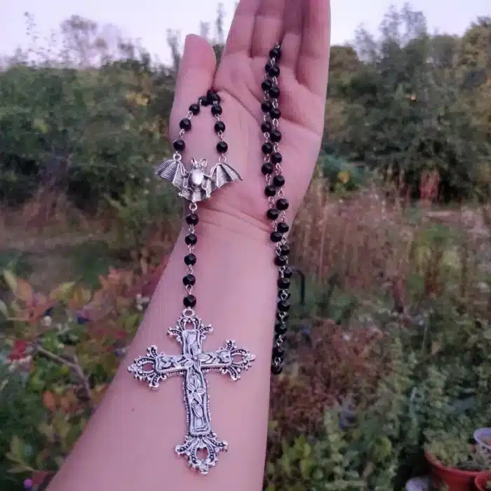 collier rosaire gothique 2