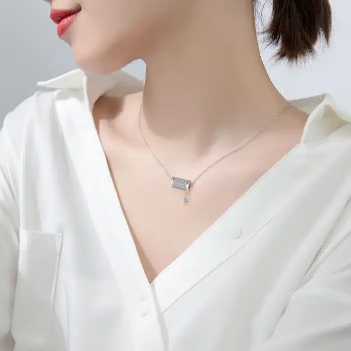 collier porte bonheur talisman 9
