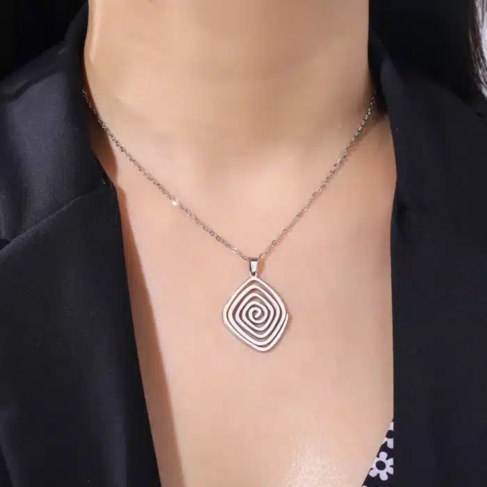 collier talisman grec 11