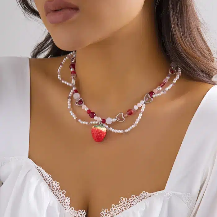 collier fantaisie fraise 3