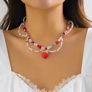 collier fantaisie fraise 1